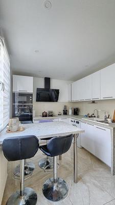 Appartement - 95 m² - 5 pièces