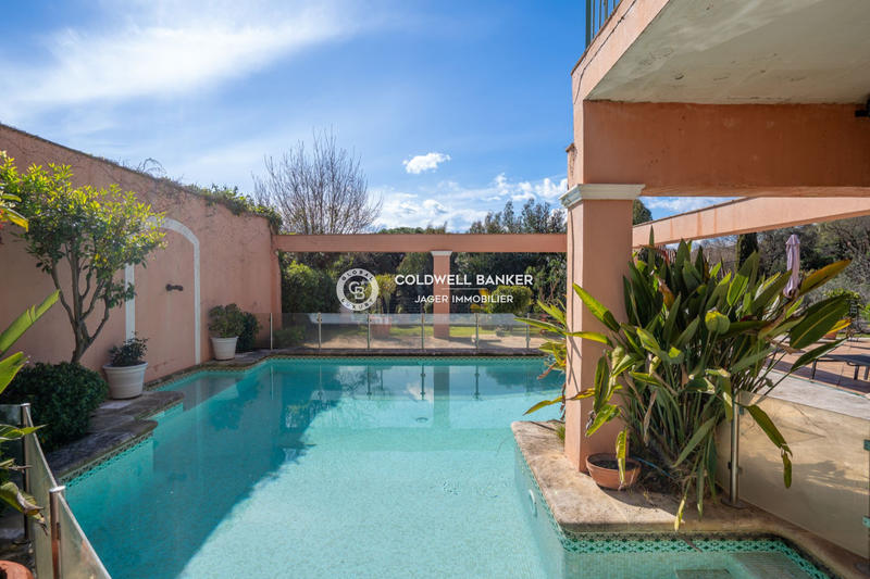 Villa - 400 m² - 12 pièces