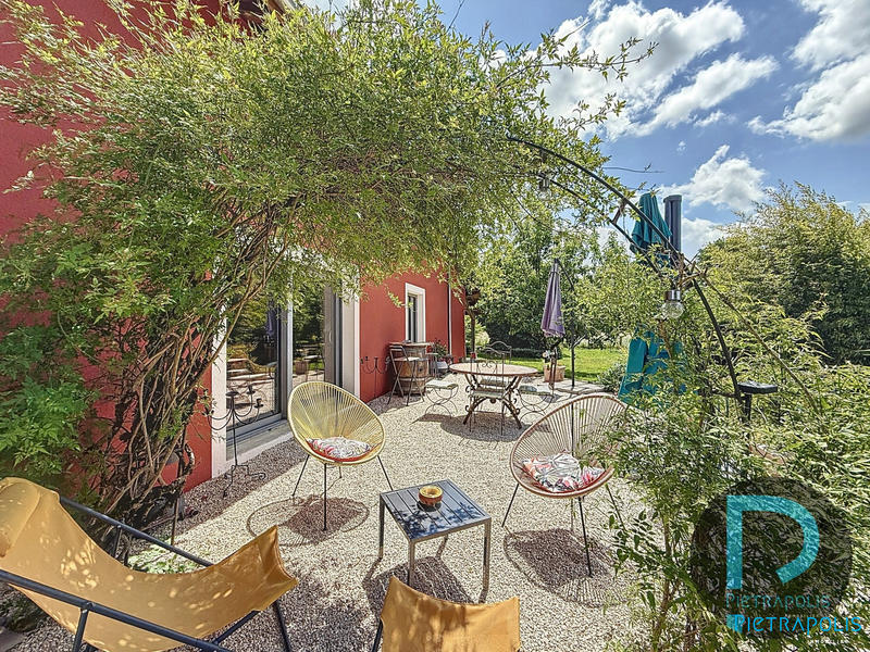 Maison - 187 m² - 8 pièces