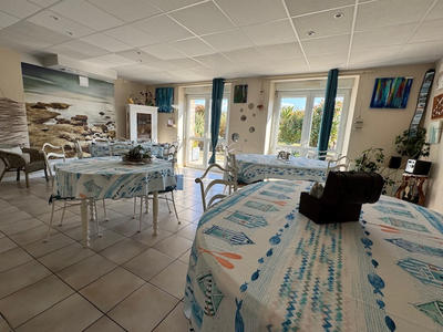 Maison - 274 m² - 12 pièces