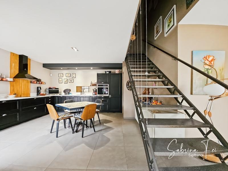 Maison - 143 m² - 5 pièces