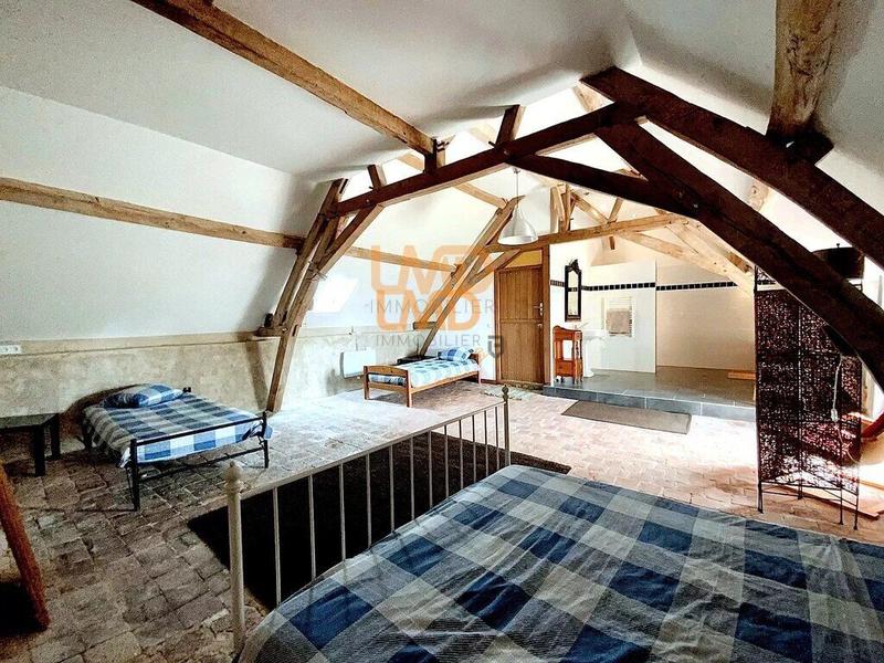 Maison ancienne - 195 m² - 3 pièces