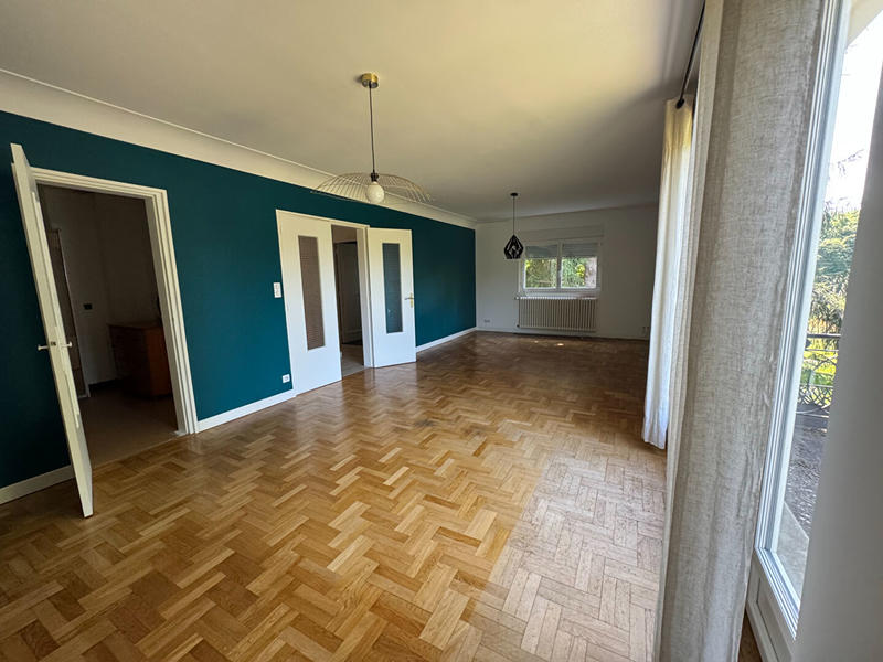 Maison - 165 m² - 9 pièces