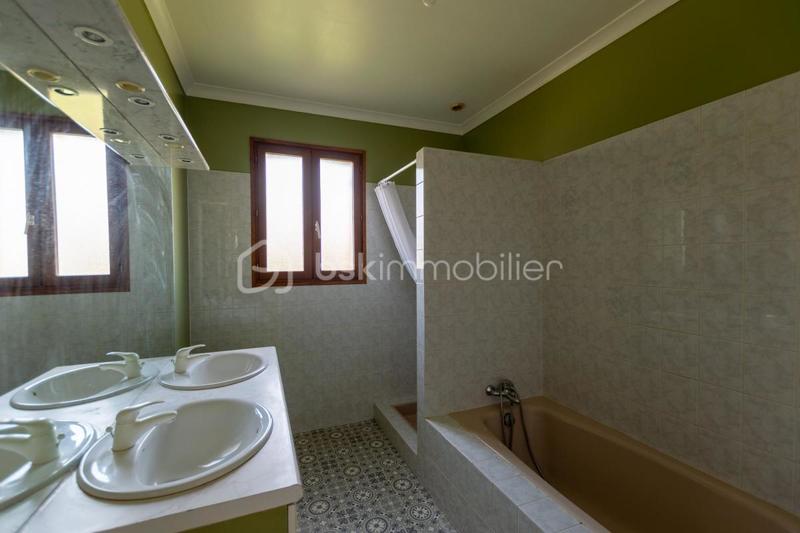 Maison traditionnelle - 115 m² - 6 pièces