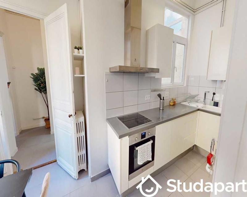 Chambre - 140 m² - 1 pièce