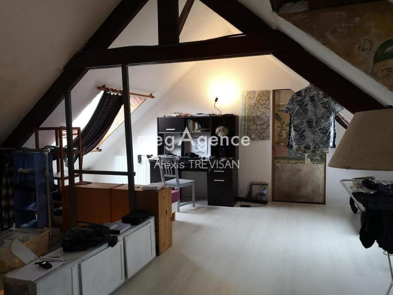 Maison - 225 m² - 11 pièces