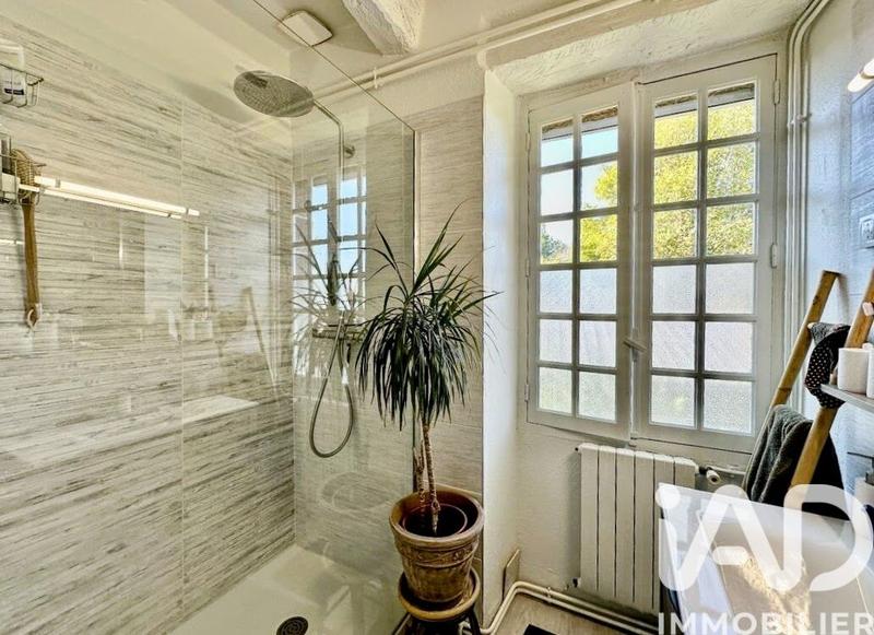 Maison - 368 m² - 10 pièces