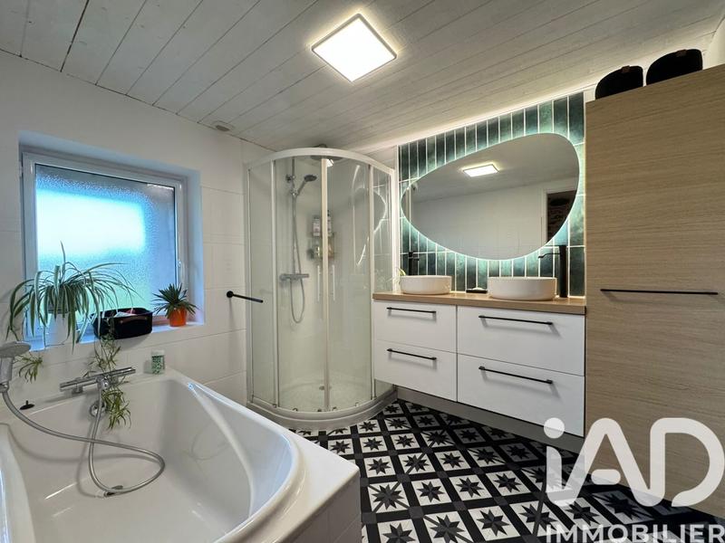 Maison - 217 m² - 6 pièces