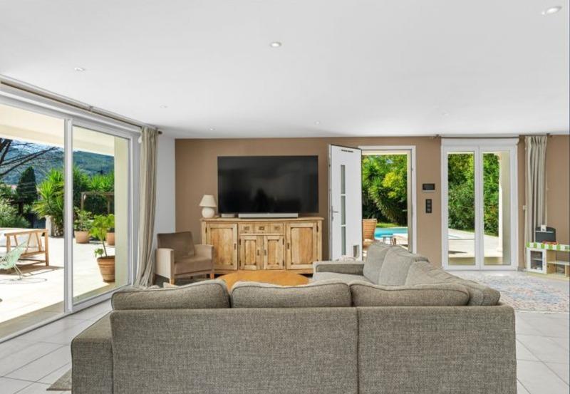 Maison - 203 m² - 7 pièces