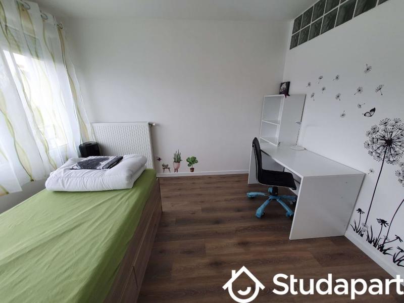 Chambre - 11 m² - 1 pièce
