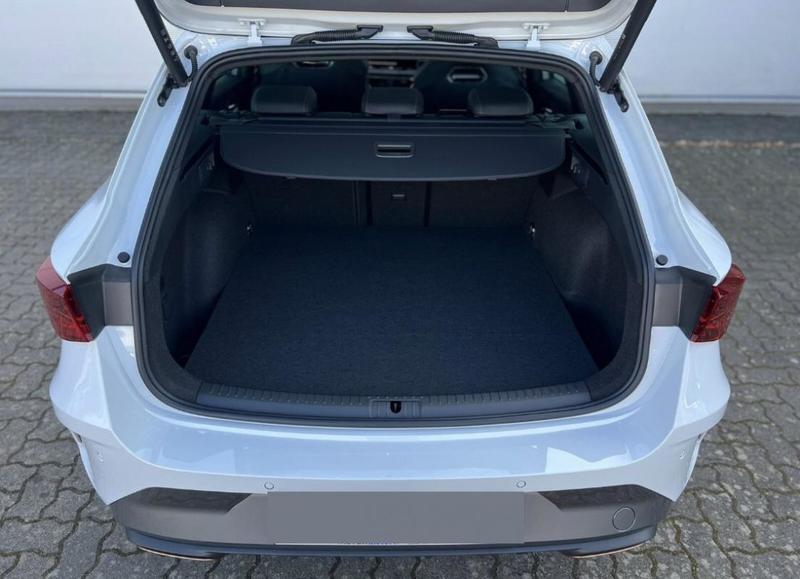 Cupra Leon St Vz 272 Hybrid Rechargeable / Toit Pano Ouvrant Coffre et Seieges Elec Keyless Sennheiser