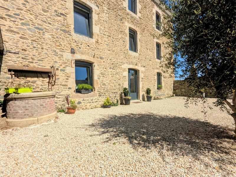 Maison - 140 m² - 5 pièces