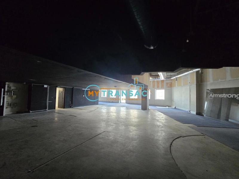 Local d'activités - 494 m²