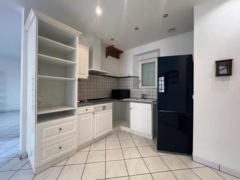 Studio - 120 m² - 5 pièces