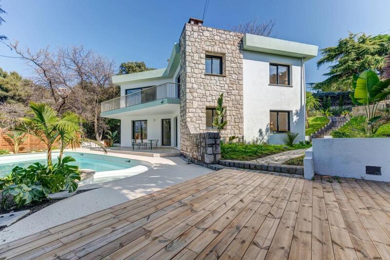 Maison - 212 m² - 7 pièces