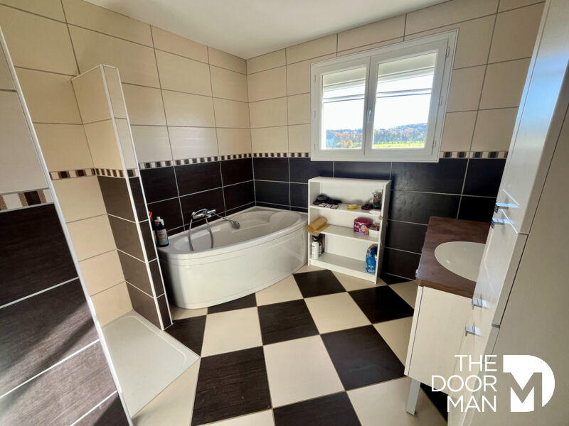 Maison - 171 m² - 7 pièces