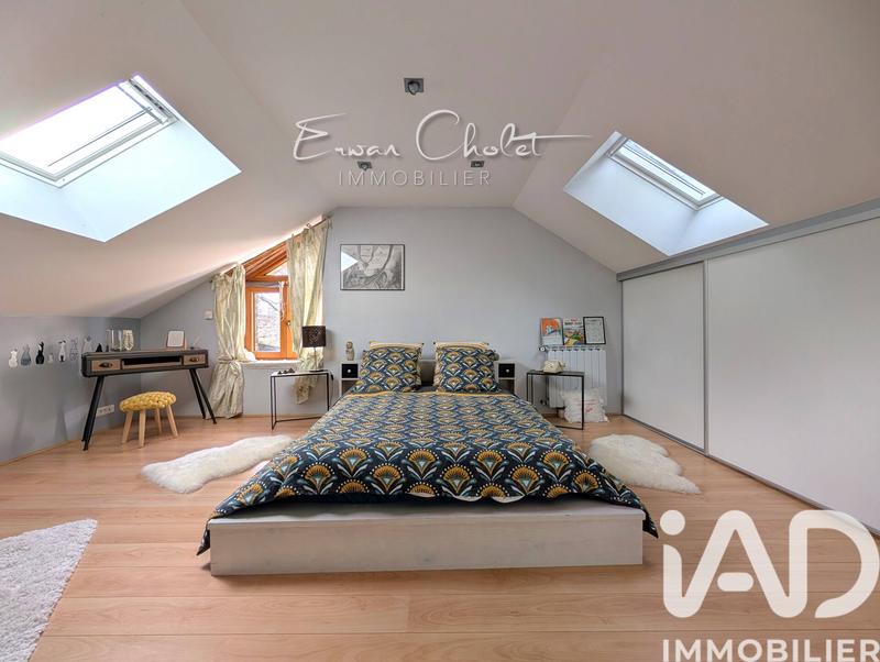 Maison - 246 m² - 7 pièces