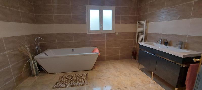 Maison - 184 m² - 7 pièces