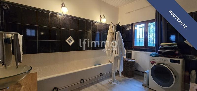 Maison - 217 m² - 9 pièces