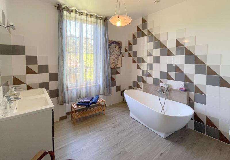 Maison de domaine - 750 m² - 12 pièces