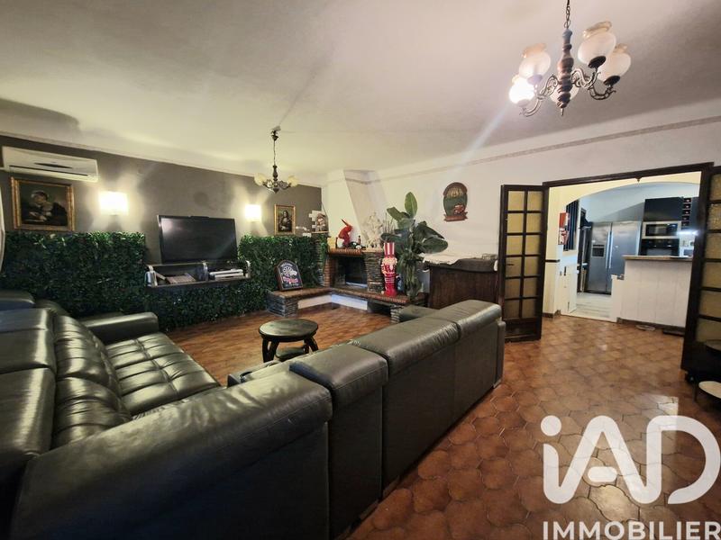 Maison - 300 m² - 9 pièces