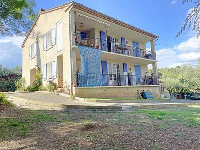 Maison - 176 m² - 9 pièces