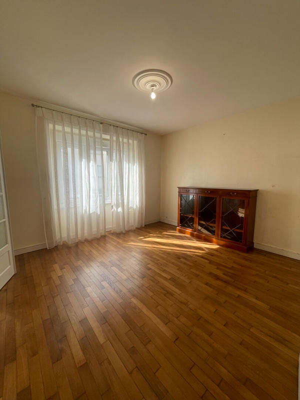 Appartement - 100 m² - 4 pièces