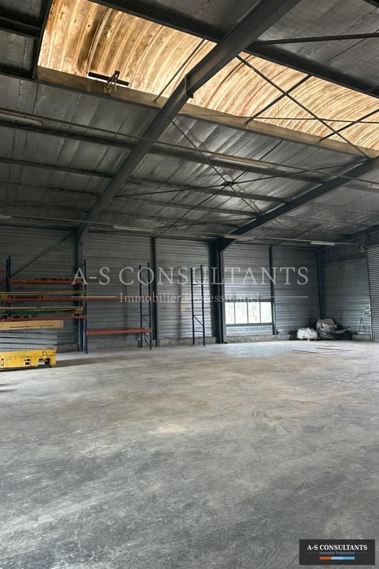 Entrepôt - 484 m²