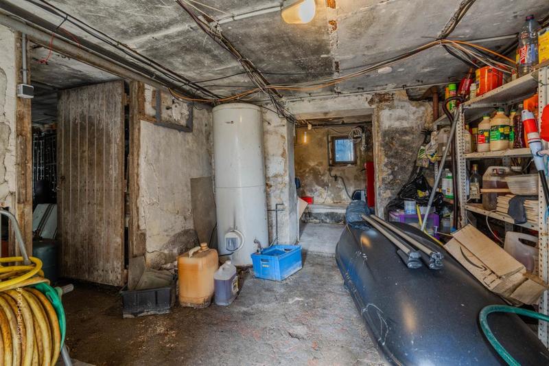 Propriété - 300 m² - 5 pièces