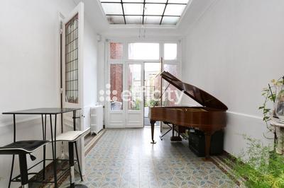 Maison - 248 m² - 10 pièces