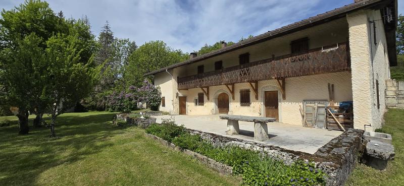 Maison en pierre - 441 m² - 13 pièces