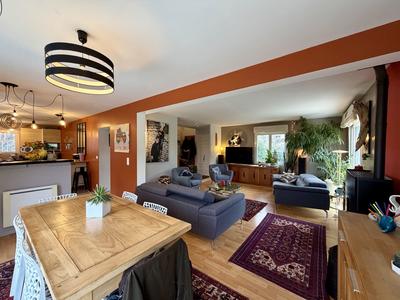 Maison - 137 m² - 7 pièces