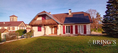Maison - 218 m² - 9 pièces