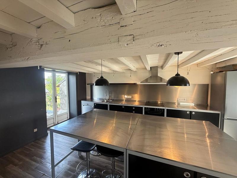 Maison - 240 m² - 7 pièces