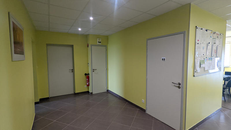 Local commercial - 200 m² - 5 pièces