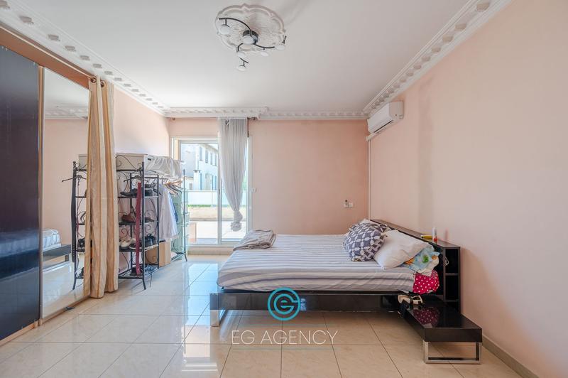 Villa - 168 m² - 7 pièces