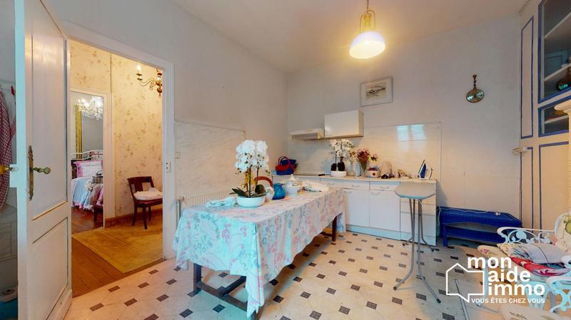 Maison - 266 m² - 7 pièces