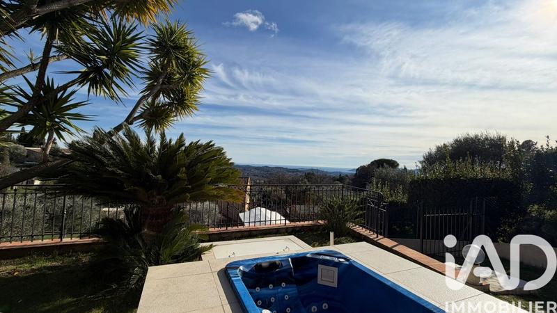 Maison - 105 m² - 4 pièces