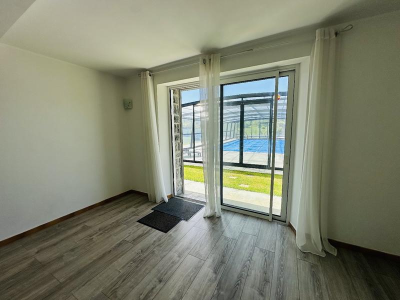 Maison - 250 m² - 9 pièces