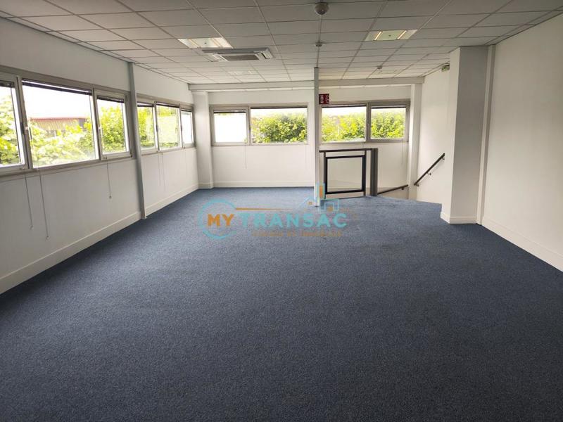 Local d'activités - 1 418 m²