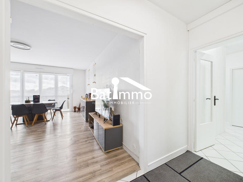 Appartement - 96 m² - 5 pièces