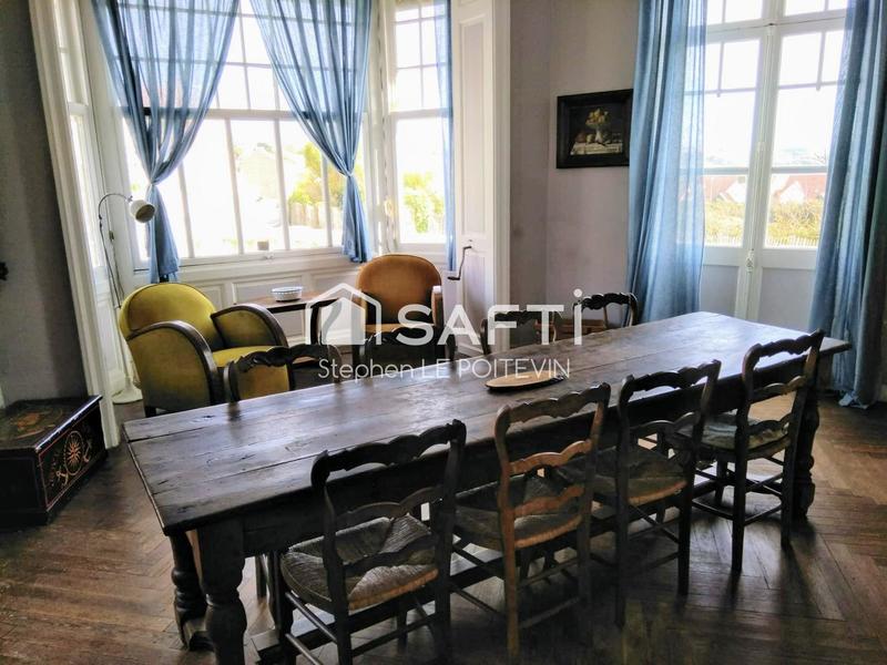 Maison - 272 m² - 12 pièces