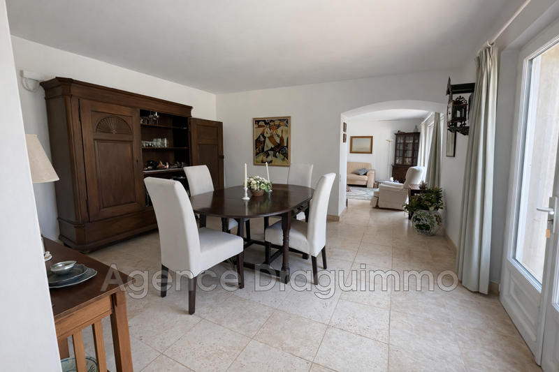 Maison - 218 m² - 6 pièces