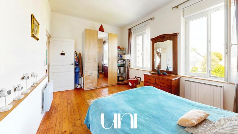 Maison - 415 m² - 16 pièces