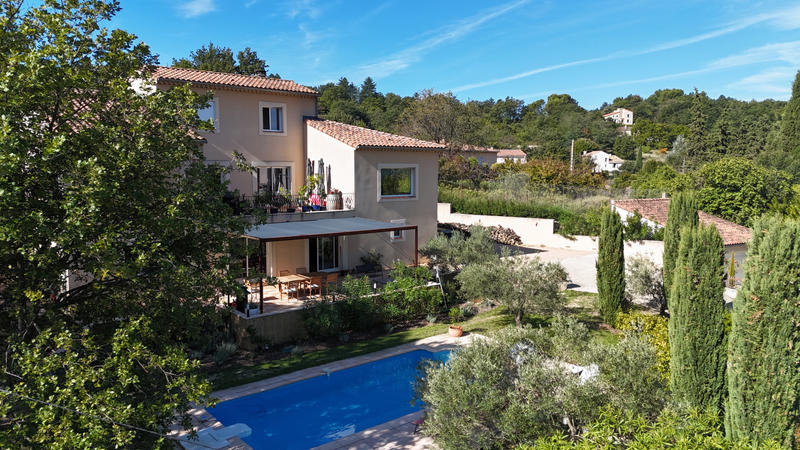 Villa - 324 m² - 7 pièces