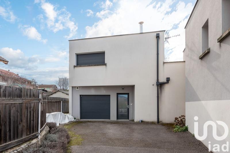 Maison - 104 m² - 4 pièces