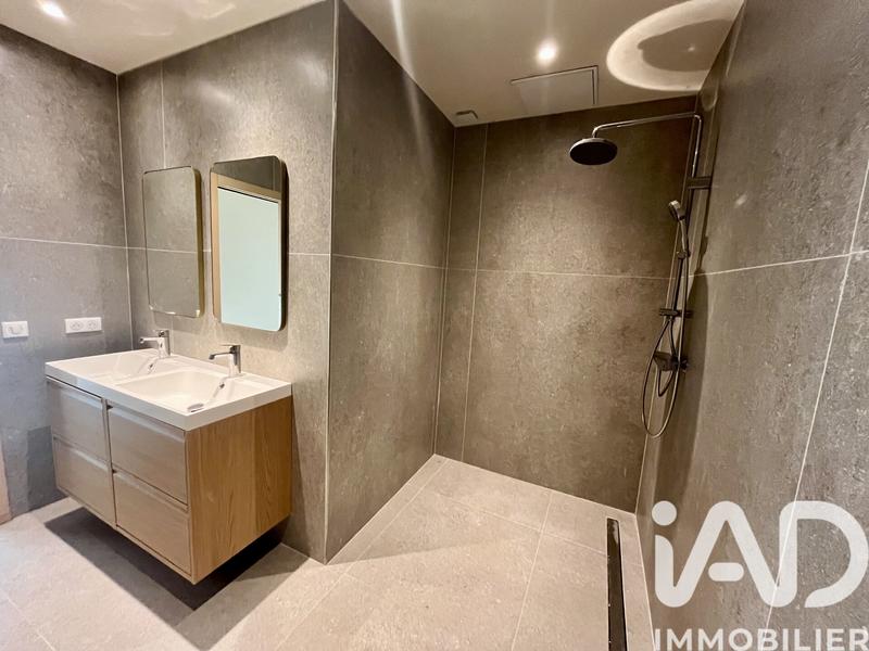 Maison - 220 m² - 8 pièces