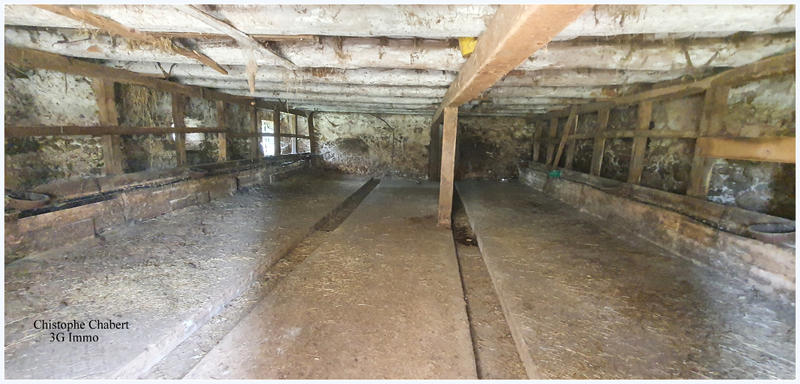 Grange - 180 m² - 2 pièces