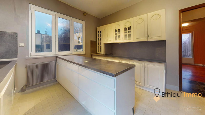 Maison - 165 m² - 8 pièces