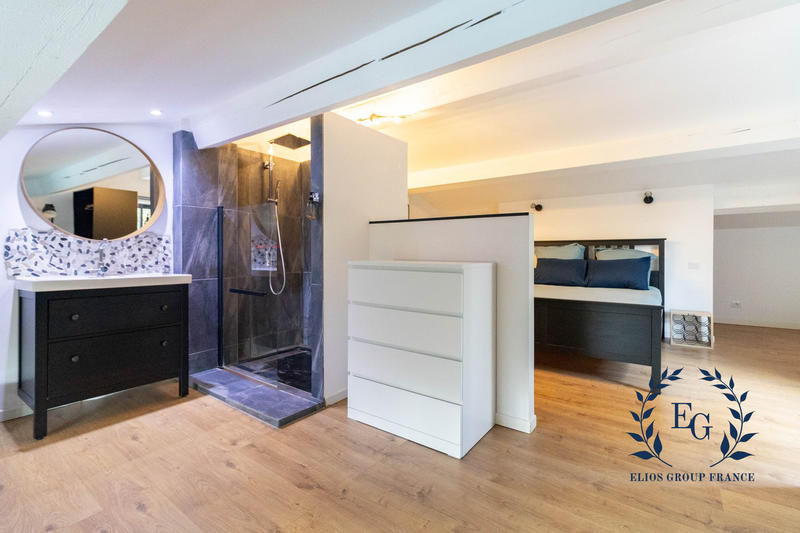 Maison contemporaine - 300 m² - 10 pièces